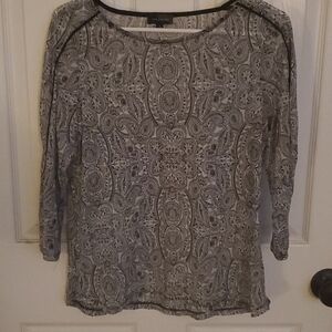 Limited stretch mid sleeve